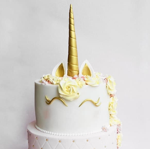 Торт с рогом